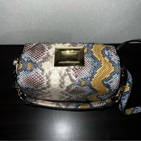 Steve Madden Heels and matching Purse - Picture 5 of 8